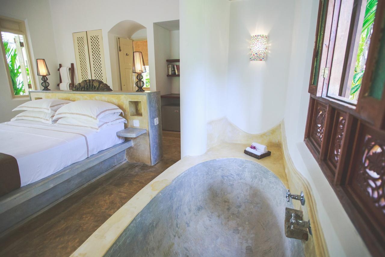 Karmel Villa Thalduwa Island - Five Bedroom Luxury Villa With Private Pool Ахангама Екстериор снимка